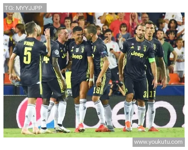 尤文图斯与曼联欧冠杯对决精彩回顾与战术分析